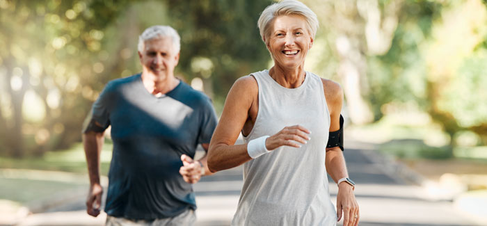 50+: Prevenir quedas começa com movimento