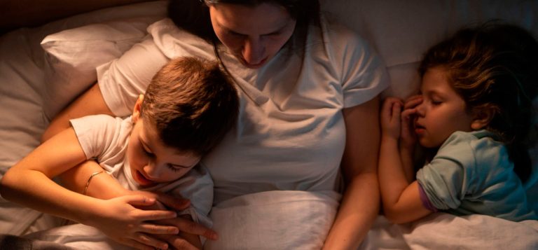 Retomar o ciclo de sono: preparar o regresso à escola e ao trabalho