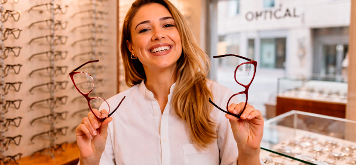 Precisa de óculos ou lentes novas? Tire partido das parcerias ADSE + Vantagem